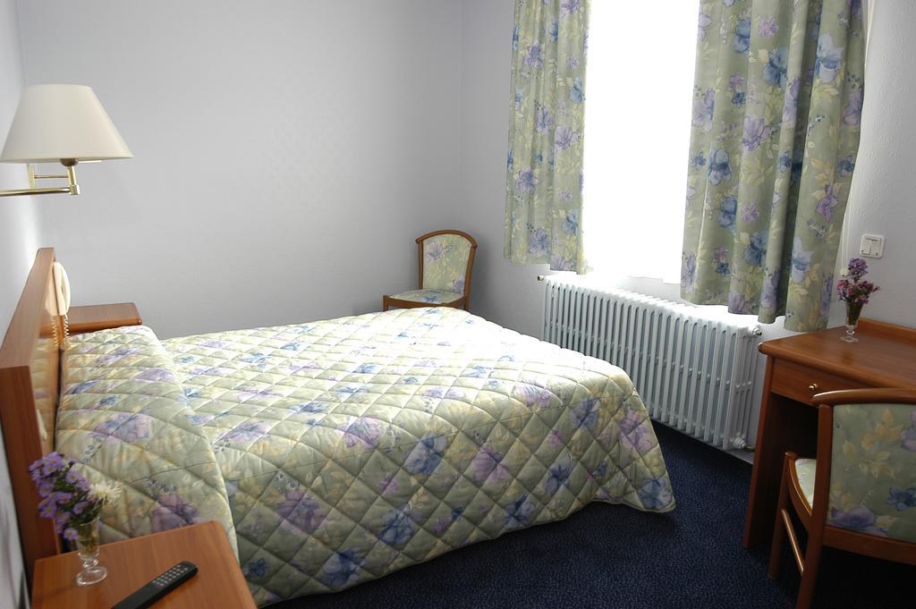 Contact Hotel De France Contres-Beauval-Cheverny Le Controis-en-Sologne Стая снимка